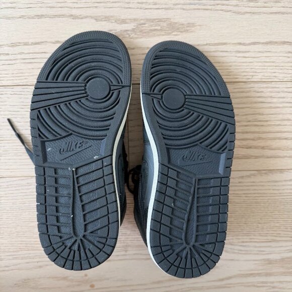 NIKE Air Jordan 1 Mid SE - Picture 4 of 5